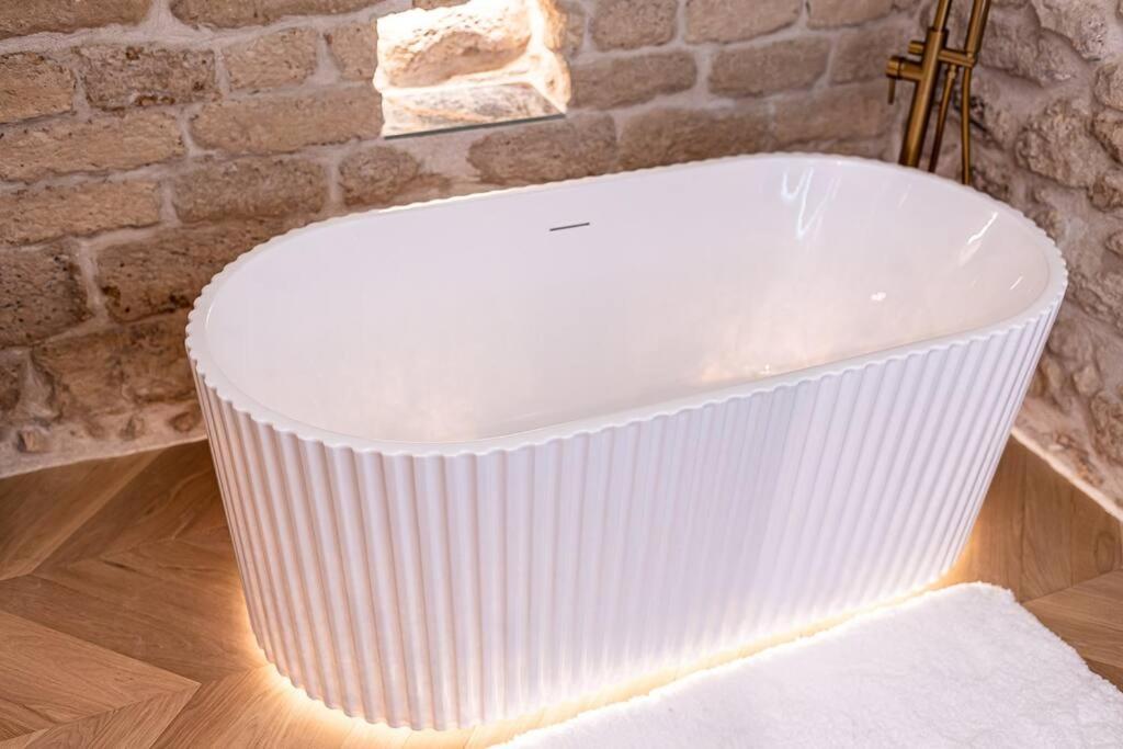Appartamento B Luxe Triplex, Cinema Near Place Des Vosges Ac Parigi