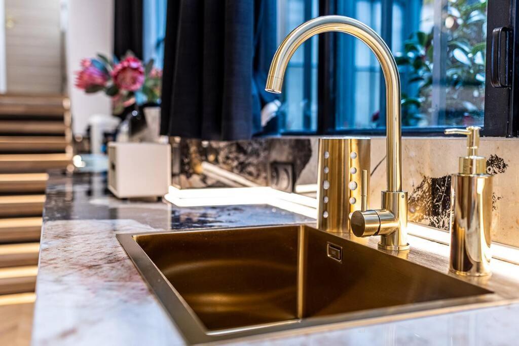 B Luxe Triplex, Cinema Near Place Des Vosges Ac Appartamento Parigi