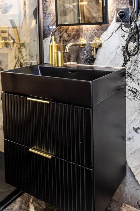 B Luxe Triplex, Cinema Near Place Des Vosges Ac Parigi