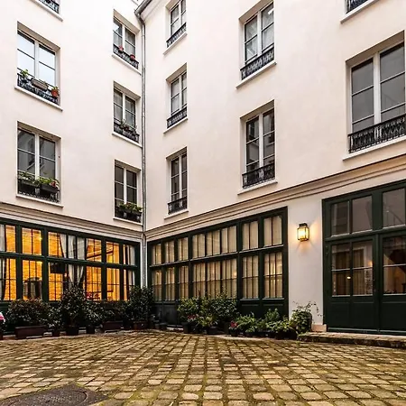 B Luxe Triplex, Cinema Near Place Des Vosges Ac Apartment