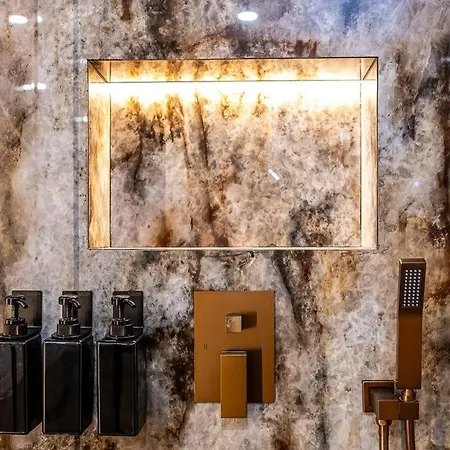 B Luxe Triplex, Cinema Near Place Des Vosges Ac Apartment